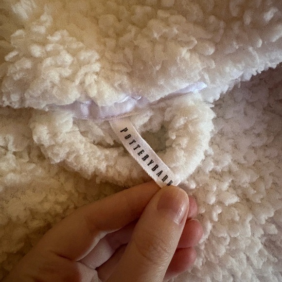 Pottery Barn Women's Cozy White Sherpa Robe - Picture 6 of 6